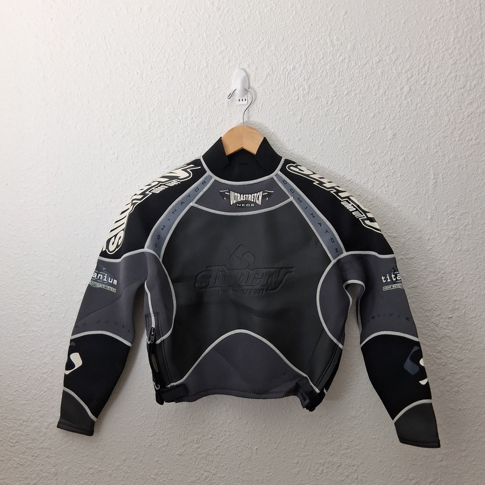 Women's Slippery When Wet Upper Body Wet Suit : Size: Medium : Black/Grey